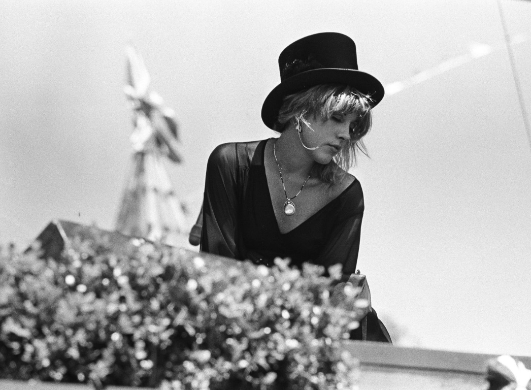 Stevie Nicks performs live at The Oakland Coliseum in 1977 with Fleetwood Mac.
