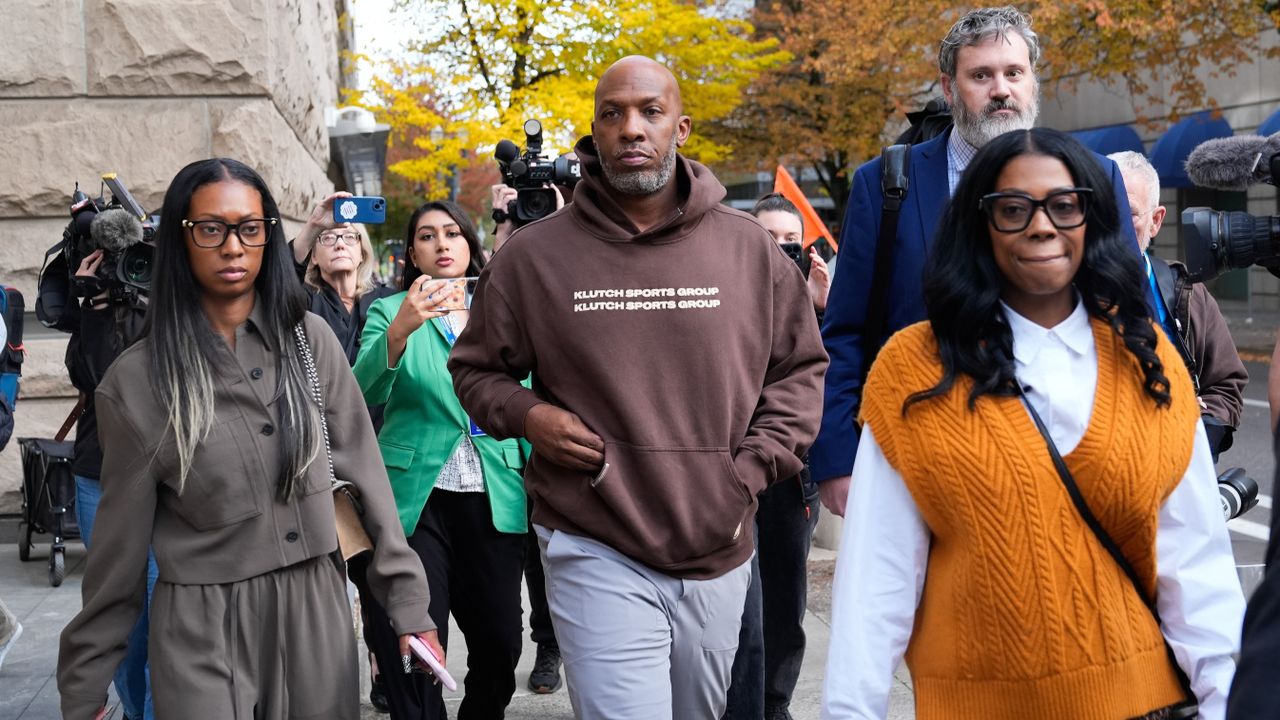 Chauncey Billups walking out of his federal court appearance on Oct 23.