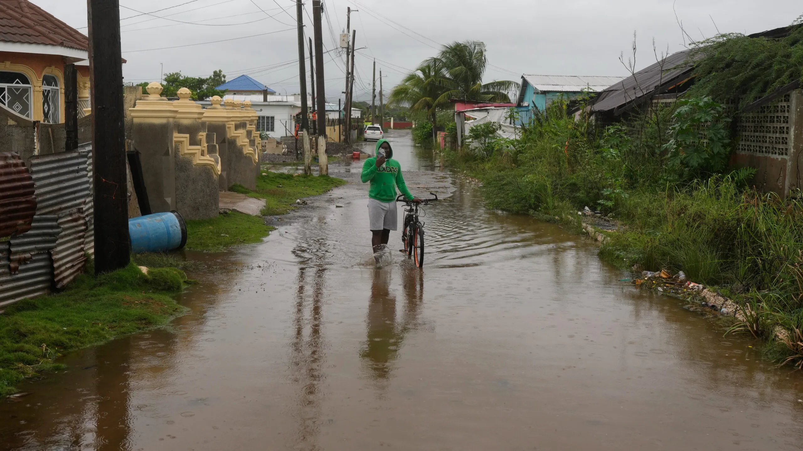 Jamaican residents evacuate due to Hurricane Melissa.